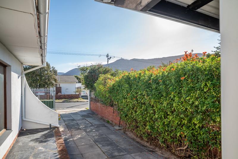 3 Bedroom Property for Sale in Fish Hoek Western Cape